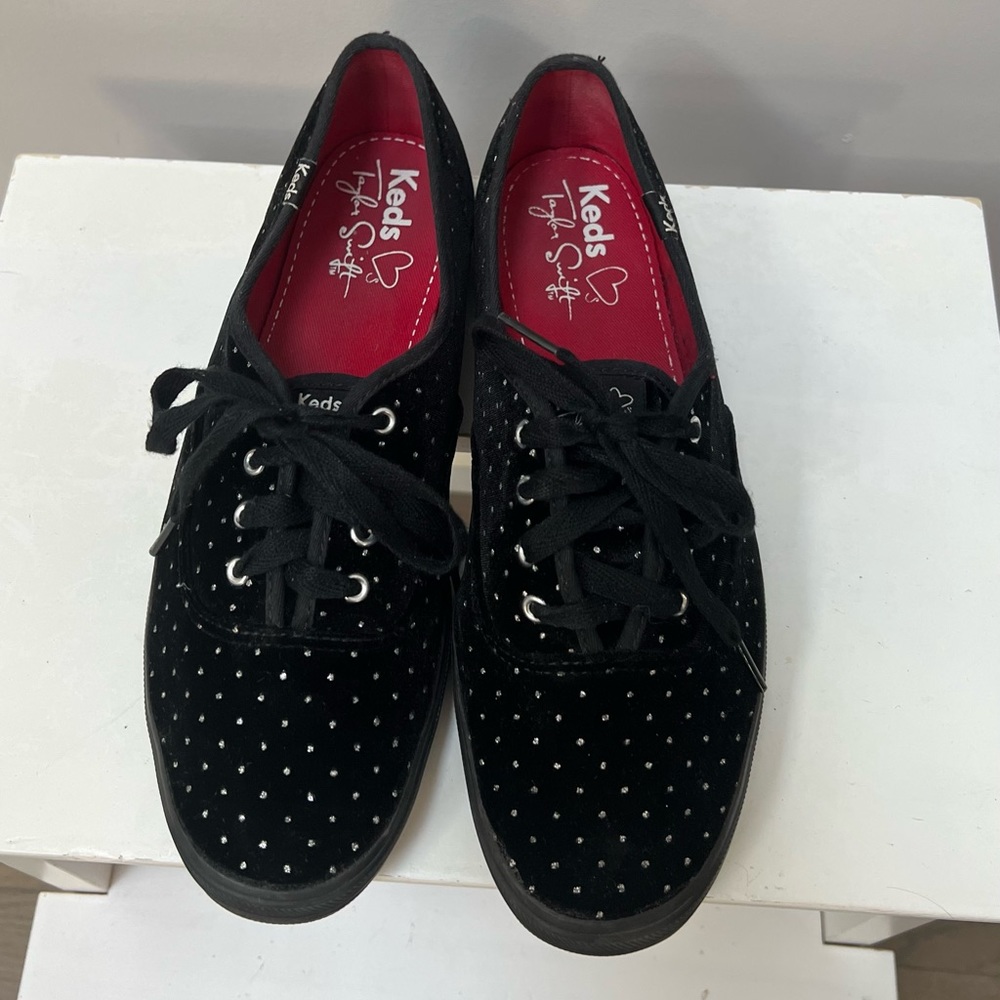 Taylor swift black suede keds
